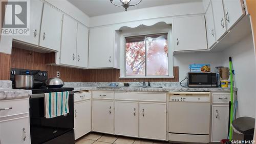 1422 106Th Street, North Battleford, SK - Indoor Photo Showing Kitchen