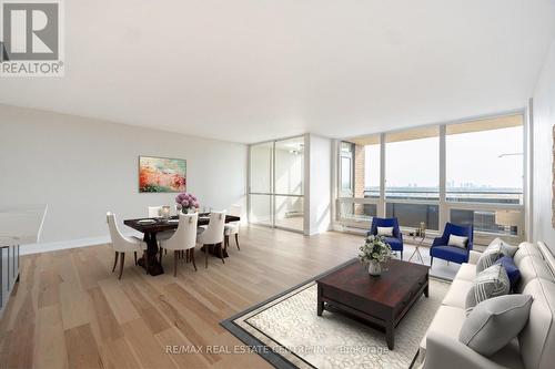 1611 - 61 Richview Road, Toronto, ON - Indoor Photo Showing Living Room