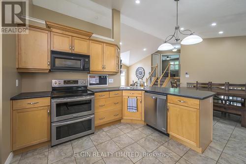 15 Hummingbird Lane, St. Thomas, ON - Indoor Photo Showing Kitchen