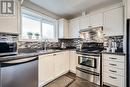 586 Chamberlain Road, Burlington, ON  - Indoor Photo Showing Kitchen 