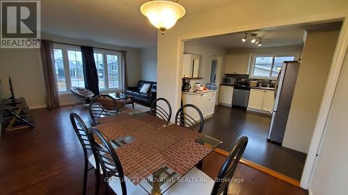 586 Chamberlain Road, Burlington, ON - Indoor Photo Showing Dining Room