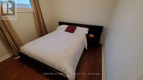 586 Chamberlain Road, Burlington, ON - Indoor Photo Showing Bedroom