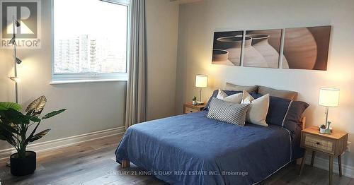 801 - 326 Major Mackenzie Drive E, Richmond Hill, ON - Indoor Photo Showing Bedroom