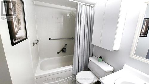 801 - 326 Major Mackenzie Drive E, Richmond Hill, ON - Indoor Photo Showing Bathroom