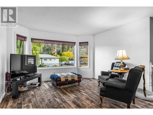 220 Lakeshore Drive, Chase, BC - Indoor