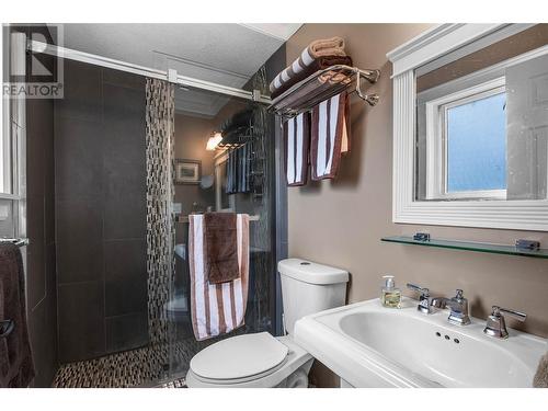 220 Lakeshore Drive, Chase, BC - Indoor Photo Showing Bathroom