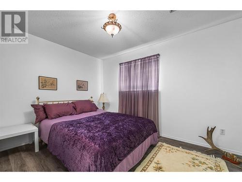 220 Lakeshore Drive, Chase, BC - Indoor Photo Showing Bedroom