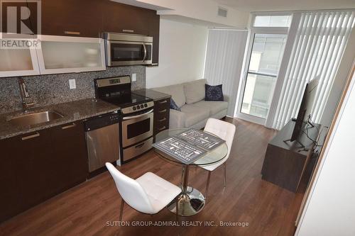 901 - 36 Lisgar Street, Toronto, ON - Indoor Photo Showing Kitchen