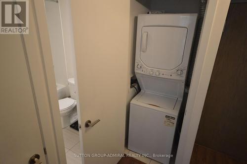 901 - 36 Lisgar Street, Toronto, ON - Indoor Photo Showing Laundry Room