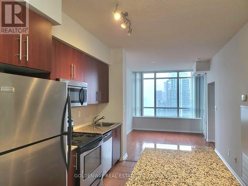 4005 - 55 Bremner Boulevard, Toronto, ON - Indoor Photo Showing Kitchen With Stainless Steel Kitchen