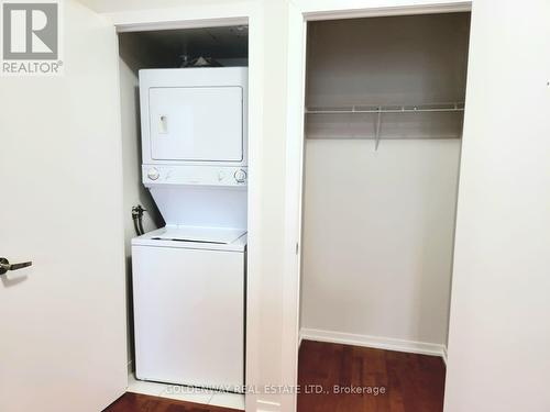 4005 - 55 Bremner Boulevard, Toronto, ON - Indoor Photo Showing Laundry Room