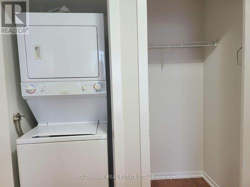 4005 - 55 Bremner Boulevard, Toronto, ON - Indoor Photo Showing Laundry Room