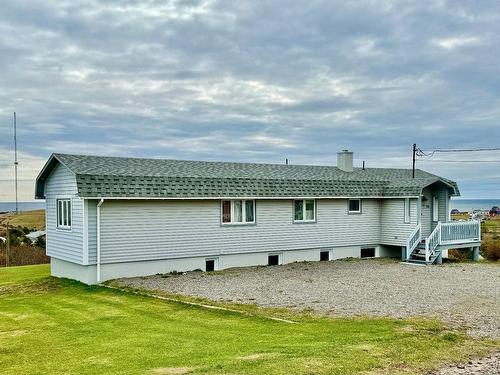 FaÃ§ade - 56 Ch. Deveau, Les Îles-De-La-Madeleine, QC - Outdoor