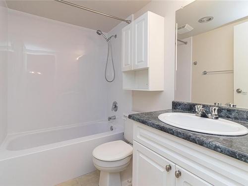 309-2757 Quadra St, Victoria, BC - Indoor Photo Showing Bathroom