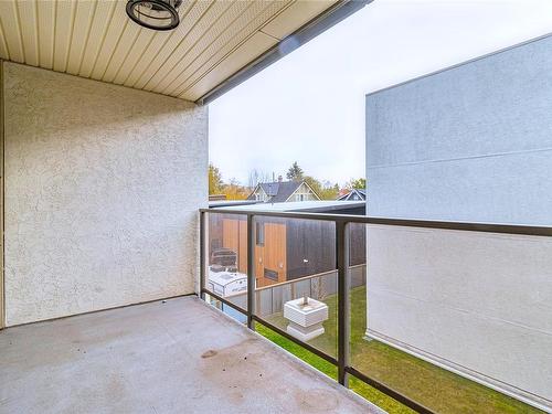 309-2757 Quadra St, Victoria, BC - Outdoor With Balcony With Exterior