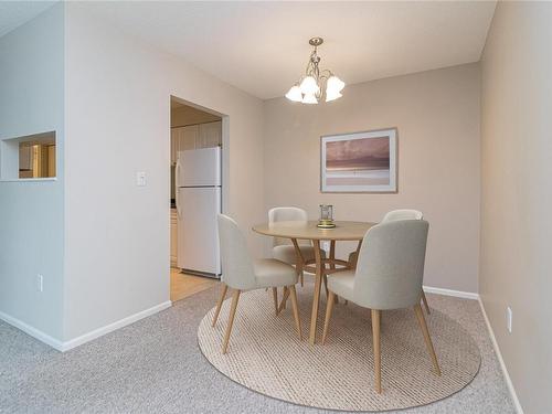 309-2757 Quadra St, Victoria, BC - Indoor Photo Showing Dining Room