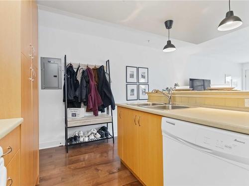 203-1155 Yates St, Victoria, BC - Indoor Photo Showing Kitchen With Double Sink