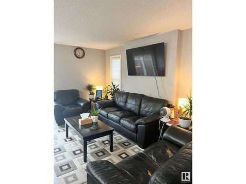 1105 33A St Nw, Edmonton, AB - Indoor Photo Showing Living Room