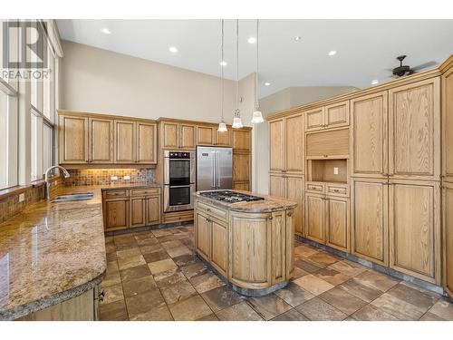 1108 Burgess Way, Kamloops, BC - Indoor Photo Showing Kitchen