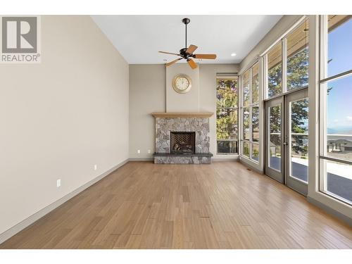 1108 Burgess Way, Kamloops, BC - Indoor Photo Showing Living Room With Fireplace