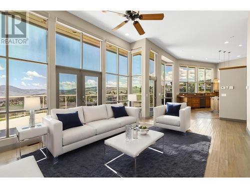 1108 Burgess Way, Kamloops, BC - Indoor Photo Showing Living Room