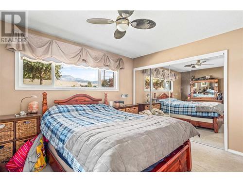 460 Mcdonald Road, Kelowna, BC - Indoor Photo Showing Bedroom