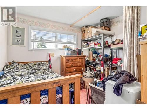 460 Mcdonald Road, Kelowna, BC - Indoor Photo Showing Bedroom