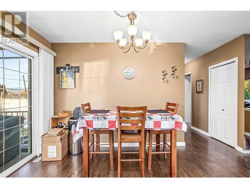 460 Mcdonald Road, Kelowna, BC - Indoor Photo Showing Dining Room