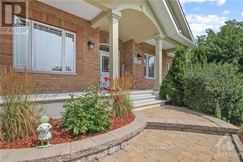 2539 Kearns Way, Ottawa, ON - Outdoor