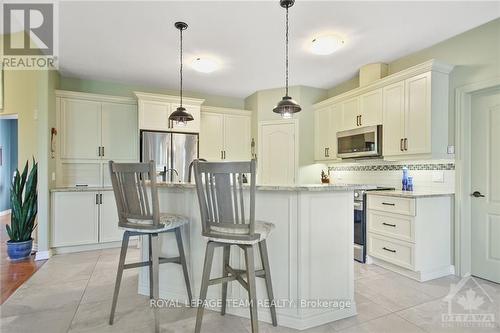 2539 Kearns Way, Ottawa, ON - Indoor Photo Showing Kitchen With Upgraded Kitchen