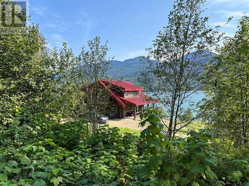 682 Lower Inonoaklin Road, Edgewood, BC - Outdoor