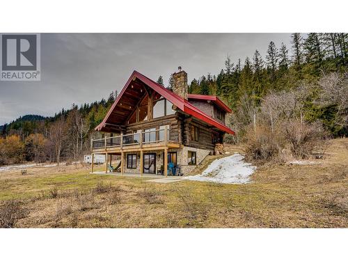 682 Lower Inonoaklin Road, Edgewood, BC - Outdoor