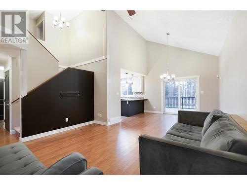 7576 Creekside Way, Prince George, BC - Indoor Photo Showing Living Room