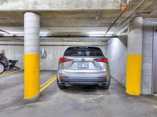 Stationnement - R-04-4625 Av. Félix-Leclerc, Montréal (Saint-Laurent), QC - Indoor Photo Showing Garage