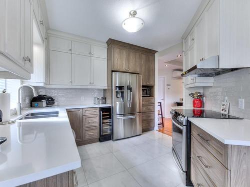 Cuisine - R-04-4625 Av. Félix-Leclerc, Montréal (Saint-Laurent), QC - Indoor Photo Showing Kitchen With Double Sink