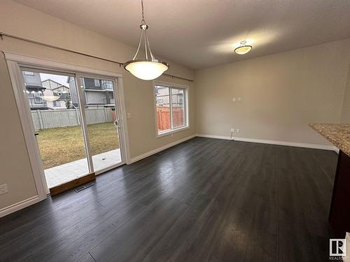 1405 25 Av Nw, Edmonton, AB - Indoor Photo Showing Other Room