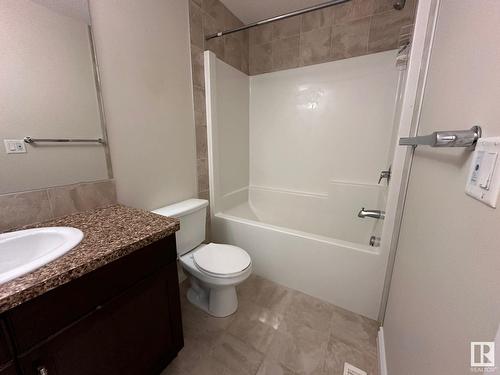 1405 25 Av Nw, Edmonton, AB - Indoor Photo Showing Bathroom