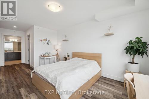 300G Fourth Avenue, St. Catharines, ON - Indoor Photo Showing Bedroom