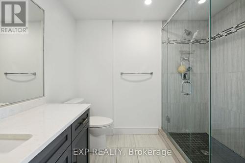 300G Fourth Avenue, St. Catharines, ON - Indoor Photo Showing Bathroom