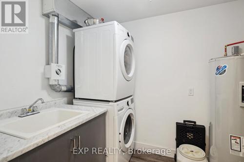 300G Fourth Avenue, St. Catharines, ON - Indoor Photo Showing Laundry Room