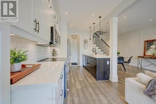 36 - 300 Ravineview Way, Oakville, ON - Indoor Photo Showing Kitchen With Upgraded Kitchen