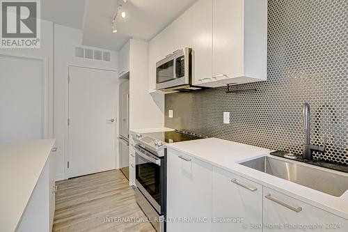 Th19 - 40 Ed Clark Gardens Boulevard, Toronto, ON - Indoor Photo Showing Kitchen