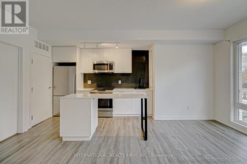 Th19 - 40 Ed Clark Gardens Boulevard, Toronto, ON - Indoor Photo Showing Kitchen