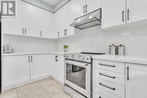 16 Archway Trail, Brampton, ON - Indoor Photo Showing Kitchen