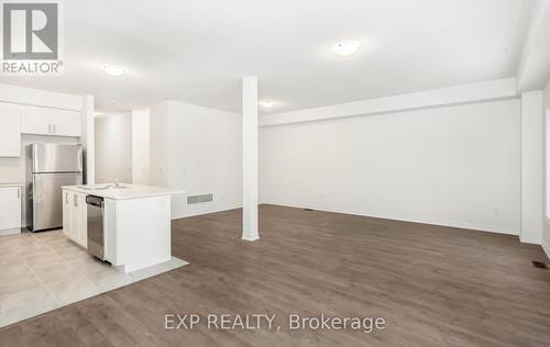 152 Winters Way, Shelburne, ON - Indoor Photo Showing Kitchen With Stainless Steel Kitchen