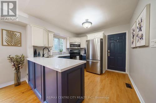 297 Drury Lane, Strathroy-Caradoc (Nw), ON - Indoor Photo Showing Kitchen