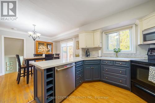 297 Drury Lane, Strathroy-Caradoc (Nw), ON - Indoor Photo Showing Kitchen