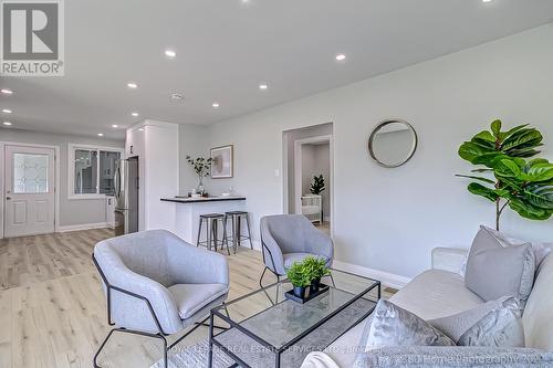 40 Ewing Street, Halton Hills, ON - Indoor Photo Showing Living Room