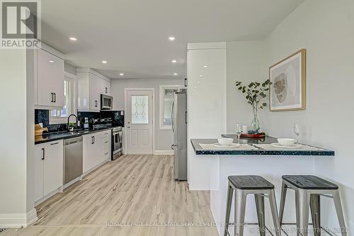 40 Ewing Street, Halton Hills, ON - Indoor Photo Showing Kitchen