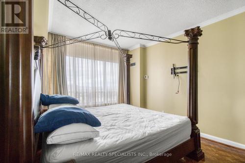 2410 - 22 Hanover Road, Brampton, ON - Indoor Photo Showing Bedroom